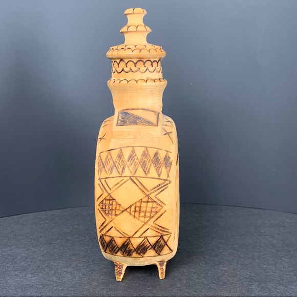 Hand Carved Primitive Wood Bottle Flask - Picture 4 of 8